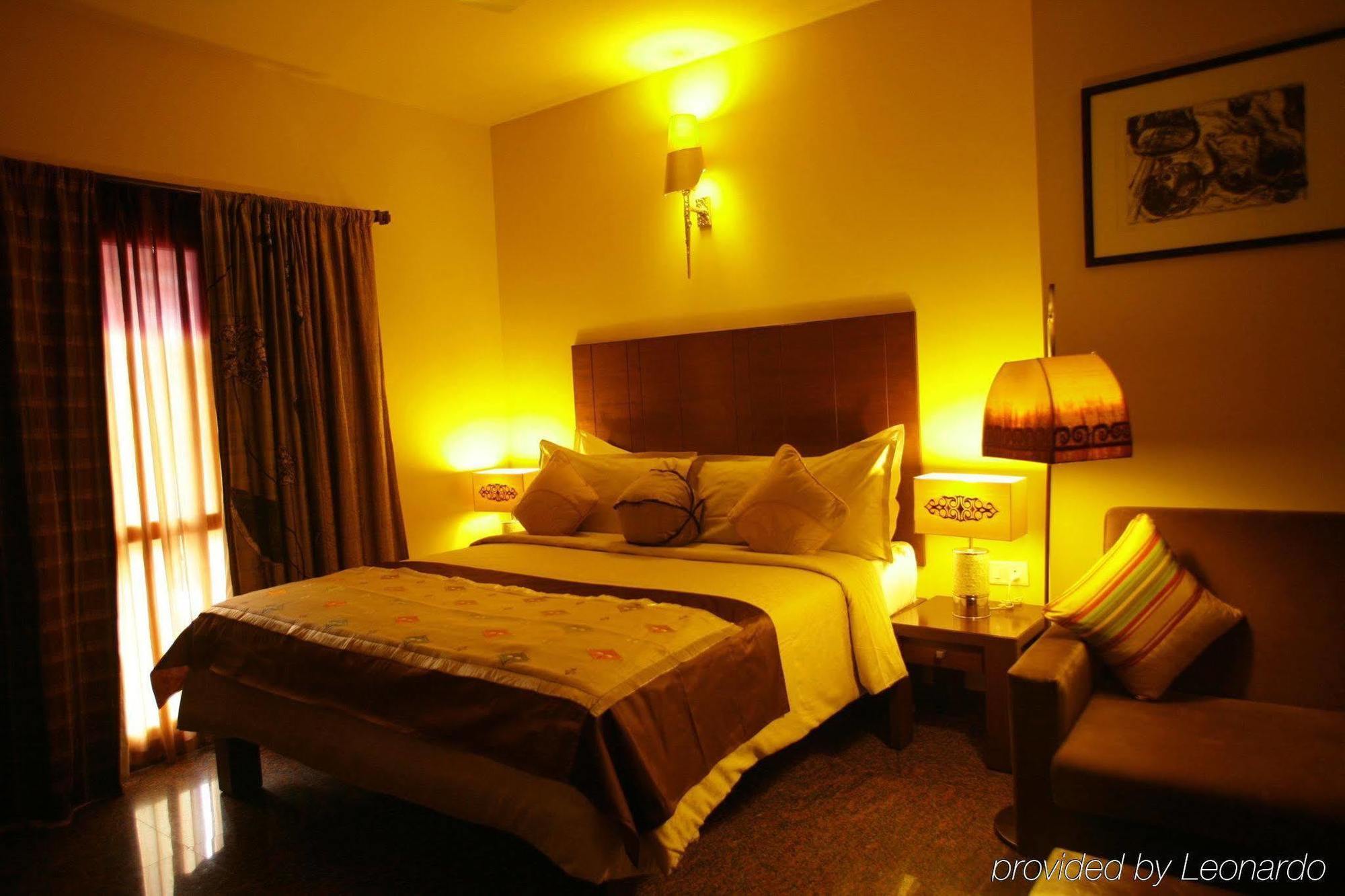 Justa Indiranagar Aparthotel Bangalore Room photo